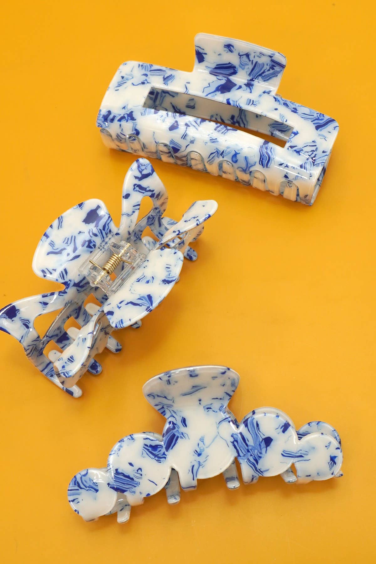 Miss Vintage - The Vintage Toile Pattern Porcelain Hair Claw Clips